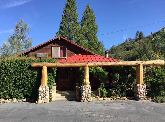 Pine Rose Inn allows check-in for 18 year-old guests