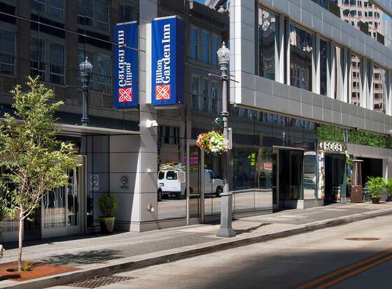 Hilton Garden Inn Pittsburgh Downtown allows check-in for 18 year-old guests