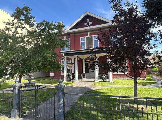 Hickory House Inn allows check-in for 18 year-old guests