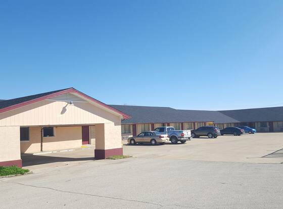 Regency Inn Breckenridge allows check-in for 18 year-old guests