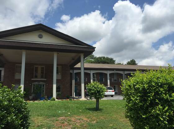 Scottish Inn & Suites allows check-in for 18 year-old guests