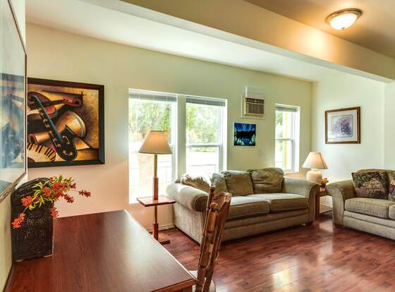 Maple Leaf Manor Suites allows check-in for 18 year-old guests