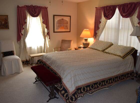 Pheasant Country Inn allows check-in for 18 year-old guests