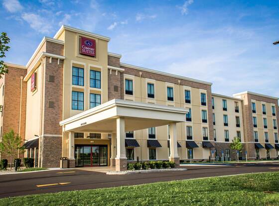Comfort Suites Hartville - North Canton allows check-in for 18 year-old guests