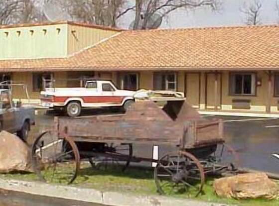 Creekside Lodge allows check-in for 18 year-old guests