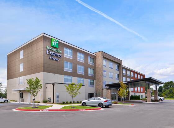 Holiday Inn Express & Suites Siloam Springs, an IHG Hotel allows check-in for 18 year-old guests
