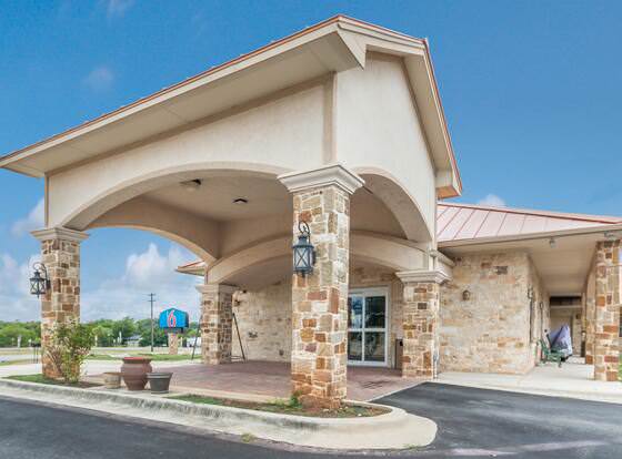 Eagle Ford Inn allows check-in for 18 year-old guests