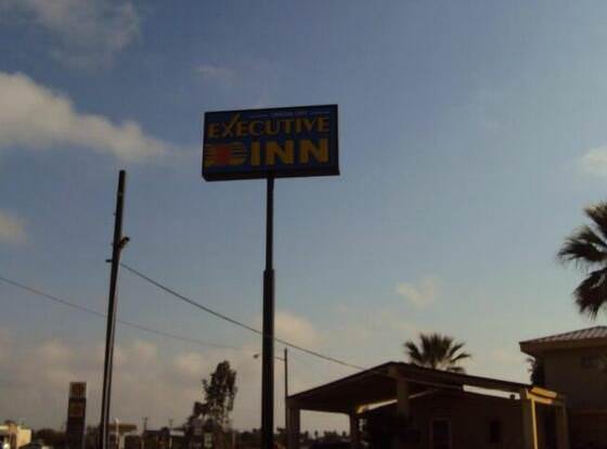 Executive Inn Crystal City allows check-in for 18 year-old guests