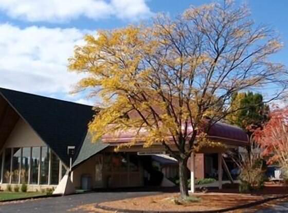 Black Horse Lodge & Suites allows check-in for 18 year-old guests