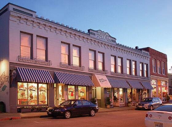 Hotel Planter allows check-in for 18 year-old guests