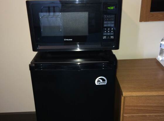 Fairway Inn allows check-in for 18 year-old guests