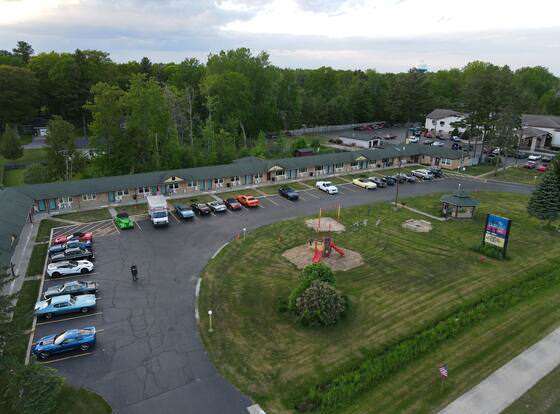 Crows Nest Inn Tawas allows check-in for 18 year-old guests