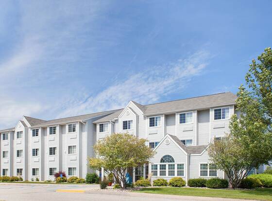 Microtel Inn & Suites By Wyndham Clear Lake allows check-in for 18 year-old guests