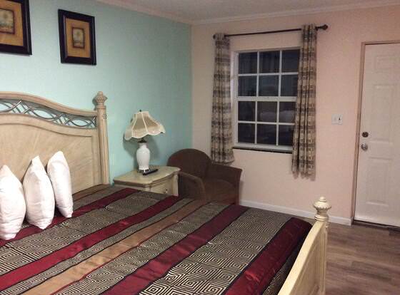 Summerside Inn allows check-in for 18 year-old guests