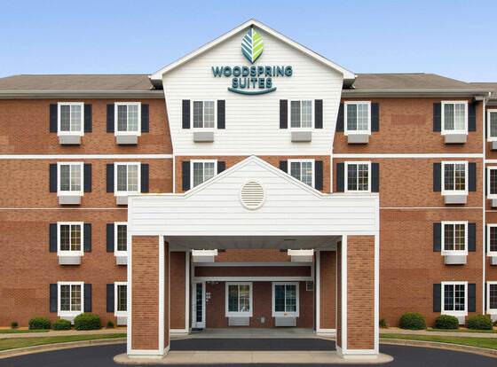 WoodSpring Suites Macon North I-75 allows check-in for 18 year-old guests