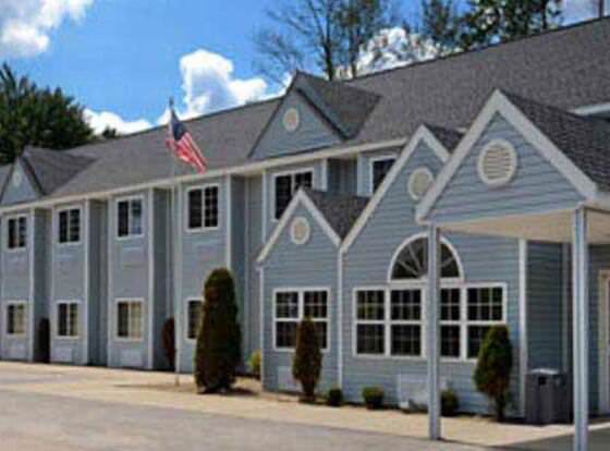 Monroe Heights Marienville allows check-in for 18 year-old guests