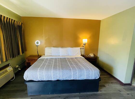 Budget Inn Pulaski allows check-in for 18 year-old guests