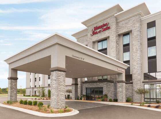 Hampton Inn & Suites Kenosha allows check-in for 18 year-old guests