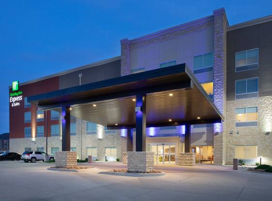 Holiday Inn Express & Suites Great Bend, an IHG Hotel allows check-in for 18 year-old guests
