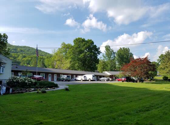 Roseloe Motel allows check-in for 18 year-old guests