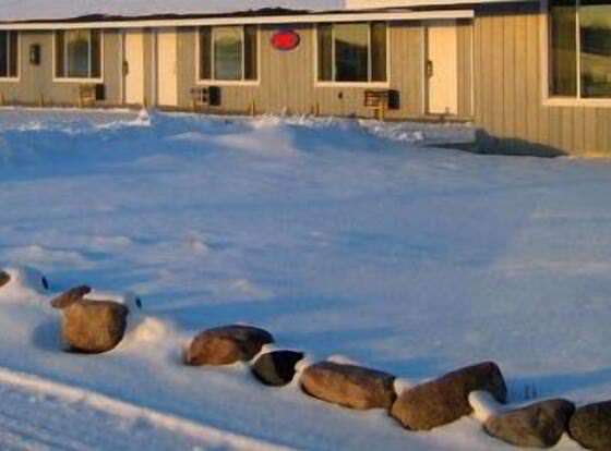 Eastwood Inn Of Wadena allows check-in for 18 year-old guests