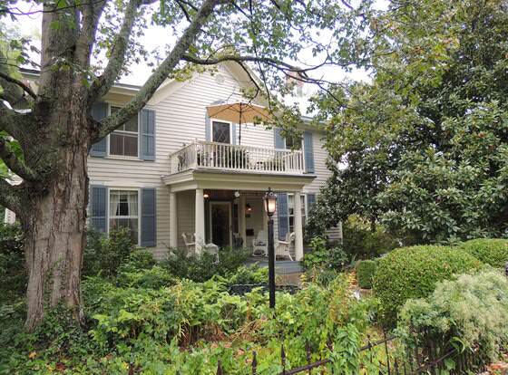 1868 Magnolia House Inn allows check-in for 18 year-old guests