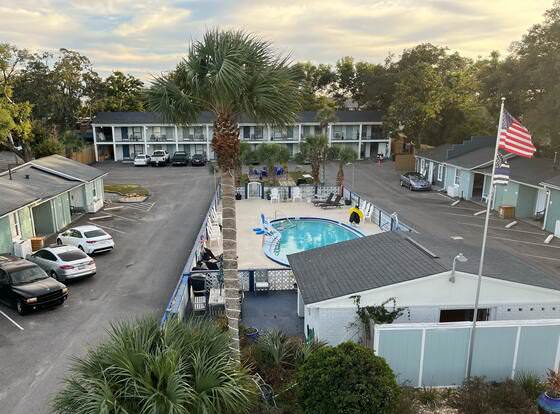 Gulf Coast Inn allows check-in for 18 year-old guests