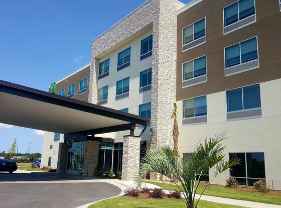 Holiday Inn Express North Augusta, an IHG Hotel allows check-in for 18 year-old guests