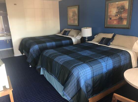 Ponce De Leon Motel allows check-in for 18 year-old guests