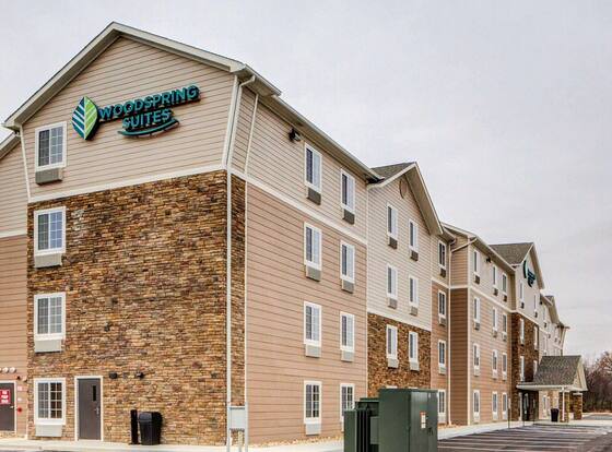 WoodSpring Suites Columbus NE I-270 Airport allows check-in for 18 year-old guests