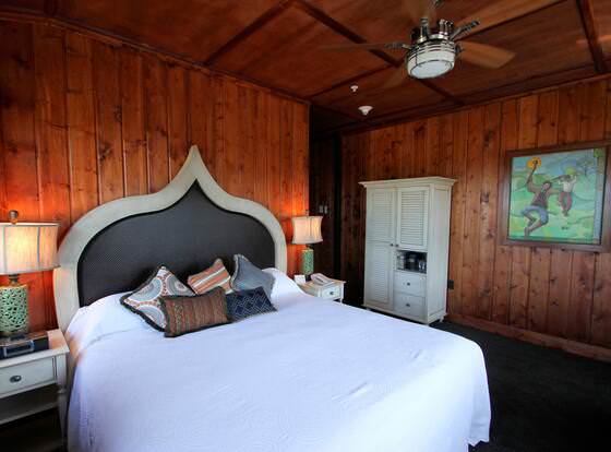 McMenamins Gearhart Hotel allows check-in for 18 year-old guests