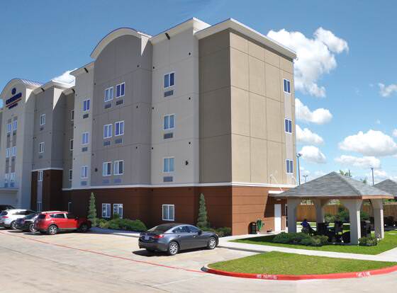 Candlewood Suites Bay City, an IHG Hotel allows check-in for 18 year-old guests