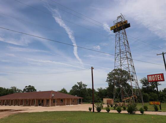 Van Inn allows check-in for 18 year-old guests