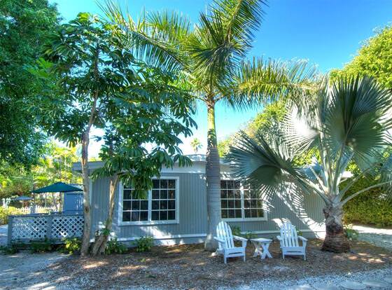 Seahorse Cottages on Sanibel - Adults Only allows check-in for 18 year-old guests