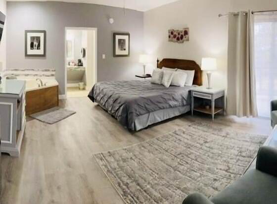 Cedar Glade Resort allows check-in for 18 year-old guests