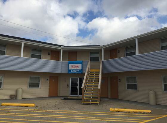 Adair Budget Inn allows check-in for 18 year-old guests