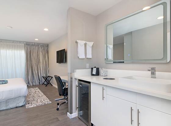 The Sands of La Jolla allows check-in for 18 year-old guests