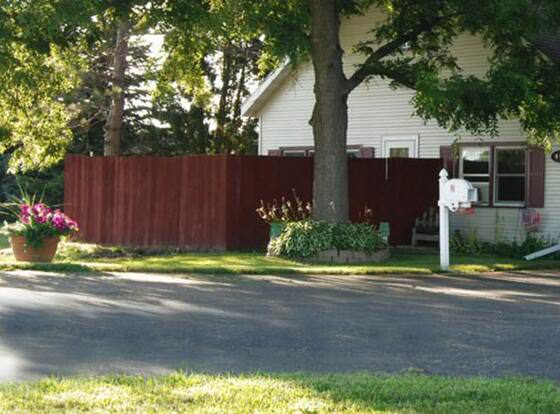 White Valley Motel allows check-in for 18 year-old guests