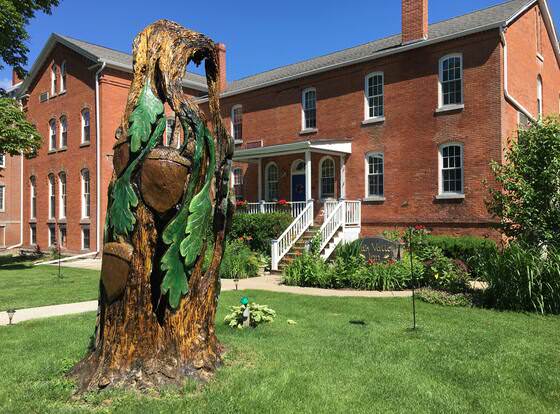 Oak Valley Inn & Suites allows check-in for 18 year-old guests