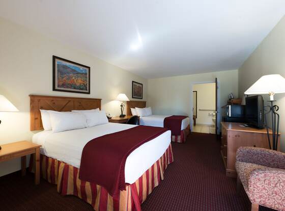 The Stagecoach Inn of Woodville allows check-in for 18 year-old guests