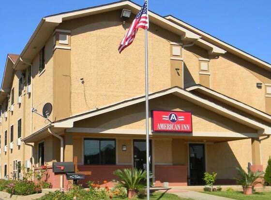 American Inn allows check-in for 18 year-old guests