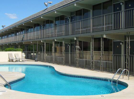 Alcoa Inn allows check-in for 18 year-old guests