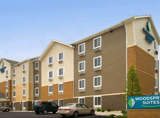 WoodSpring Suites Chicago Romeoville allows check-in for 18 year-old guests