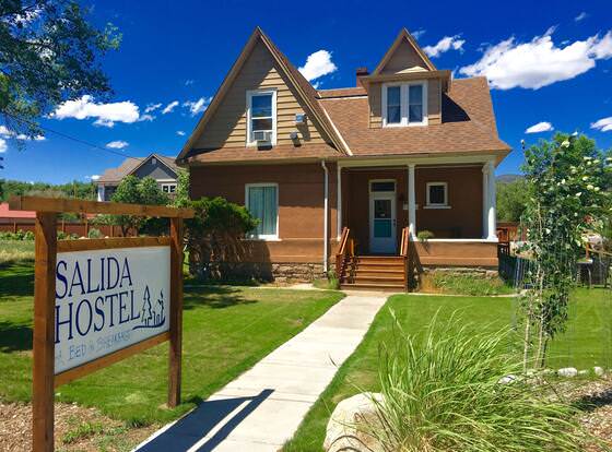 Salida Inn and Hostel allows check-in for 18 year-old guests