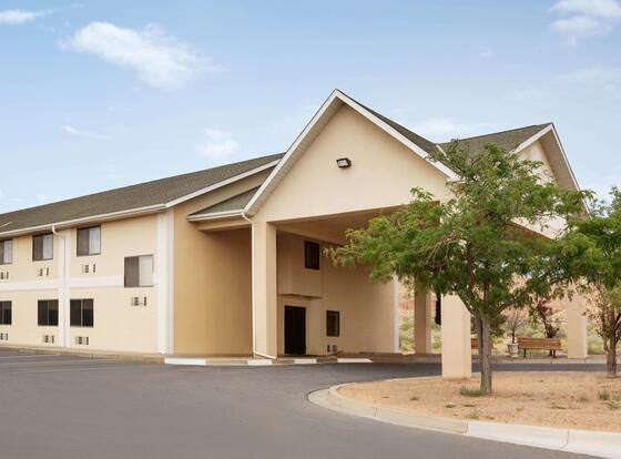 Travelodge by Wyndham Belen allows check-in for 18 year-old guests