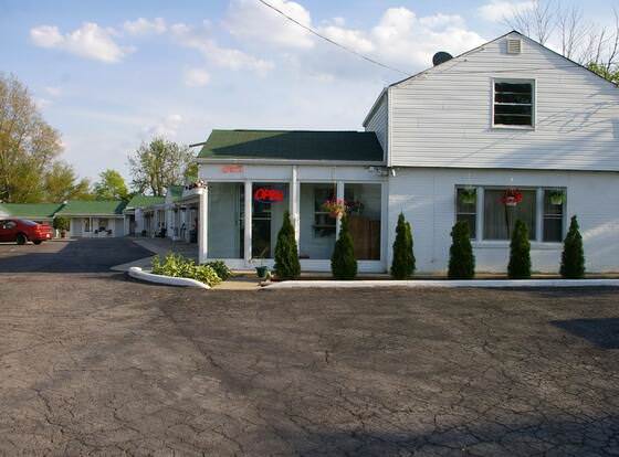 Kenwood Motel allows check-in for 18 year-old guests