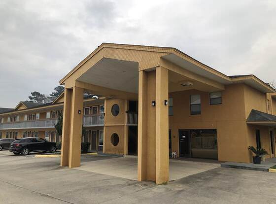 America's Best Inn allows check-in for 18 year-old guests