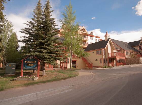 Wedgewood Lodge allows check-in for 18 year-old guests