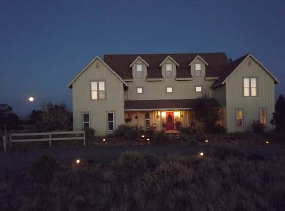 Skyridge Inn Bed & Breakfast allows check-in for 18 year-old guests