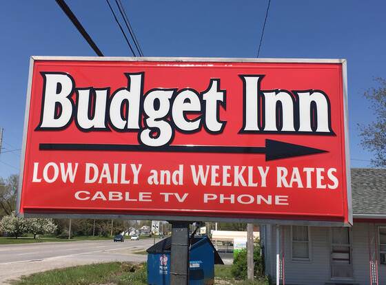 Budget Inn Du Quoin allows check-in for 18 year-old guests